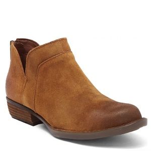 BORN NEW Brie Rust brown Bootie sz 8